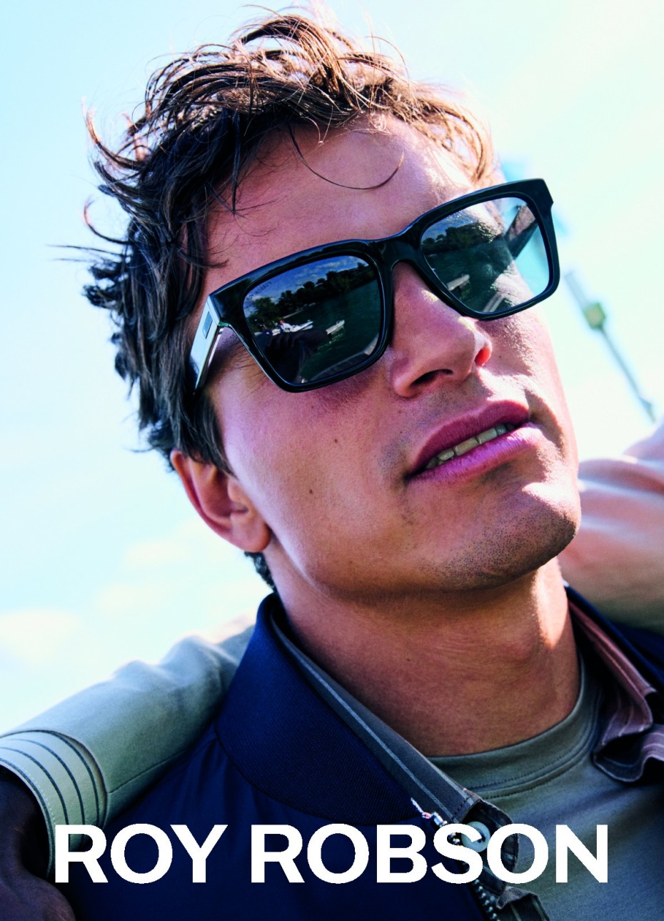 Roy Robson: Mann mit Sonnenbrille